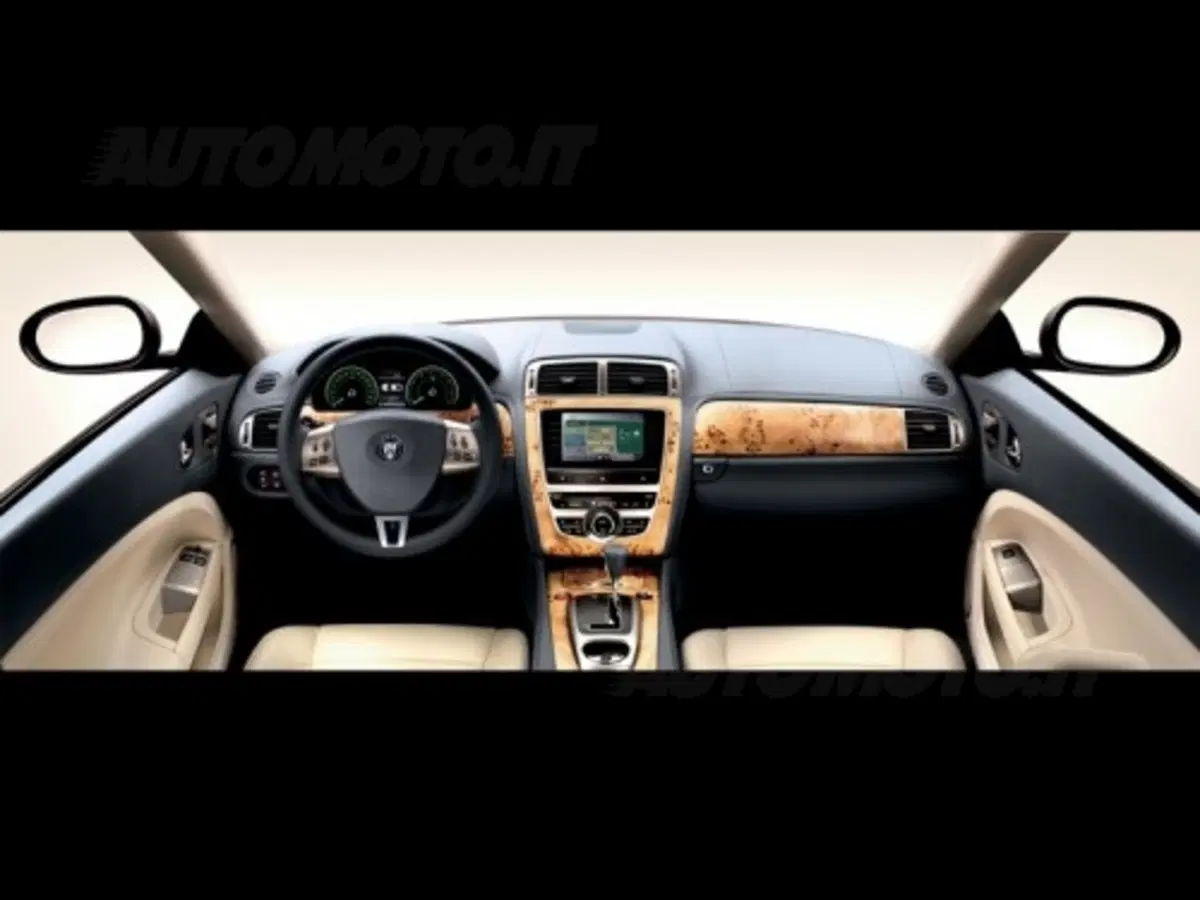 Jaguar XK (23)
