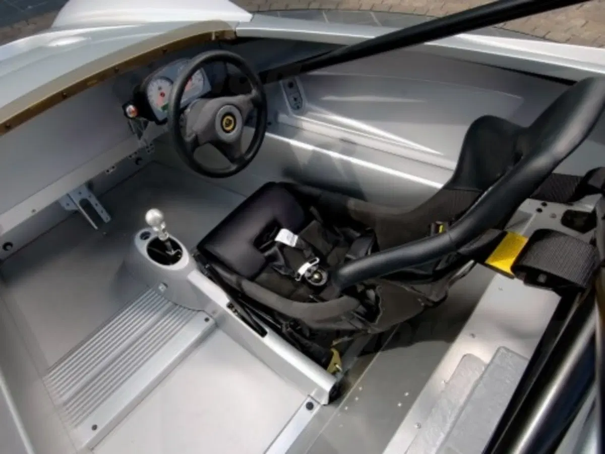 Lotus Circuit Car (8)