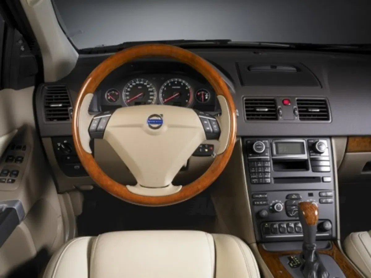 Volvo XC90 restyling (3)