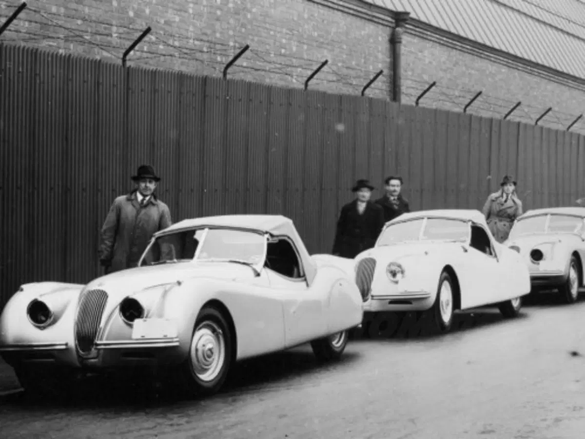 Jaguar: chiude il vecchio impianto di Coventry