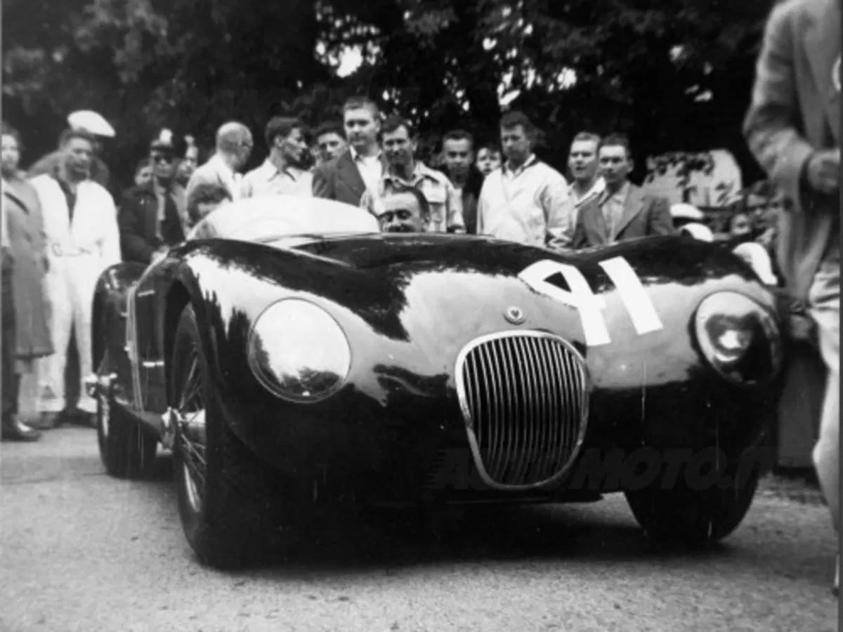 Jaguar: chiude il vecchio impianto di Coventry (8)