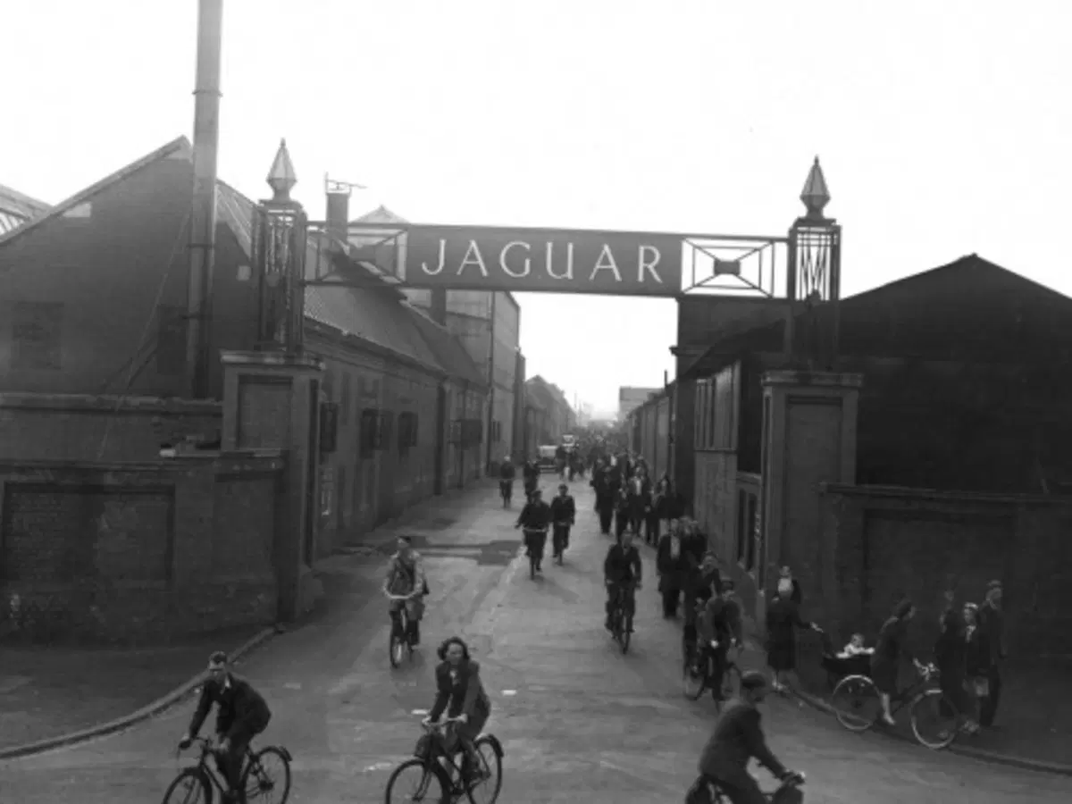 Jaguar: chiude il vecchio impianto di Coventry (11)