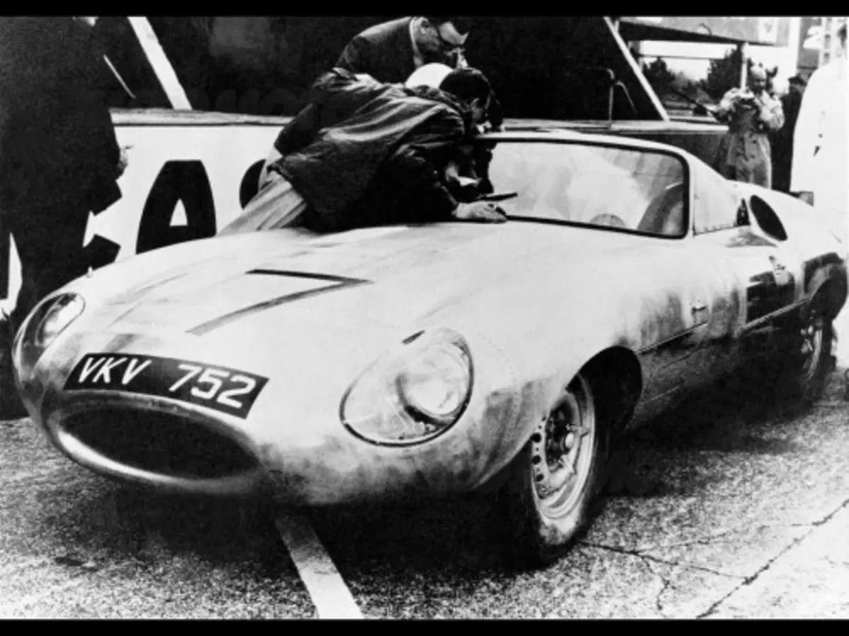Jaguar: chiude il vecchio impianto di Coventry (17)