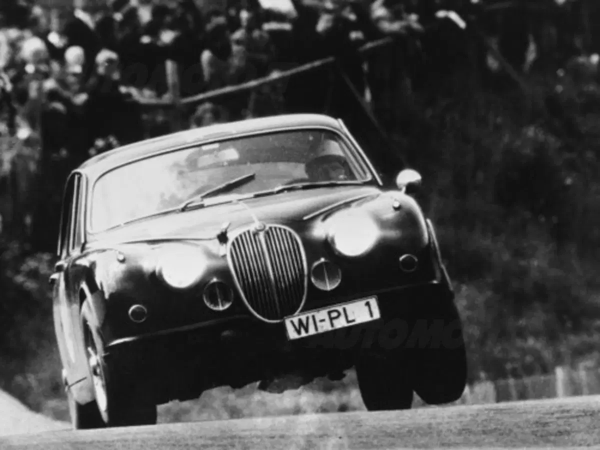 Jaguar: chiude il vecchio impianto di Coventry (37)