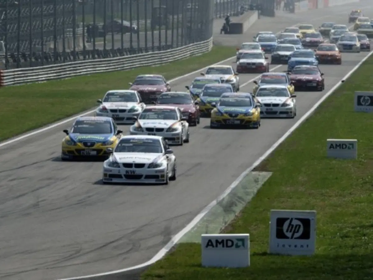 Yokohama: tecnologia WTCC nelle nuove Advan (6)