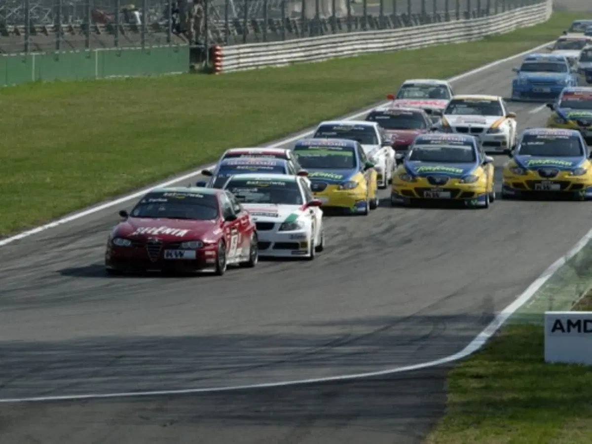 Yokohama: tecnologia WTCC nelle nuove Advan (8)