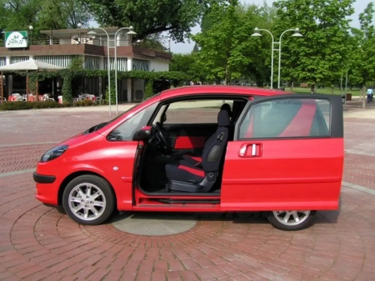 Peugeot 1007 (16)