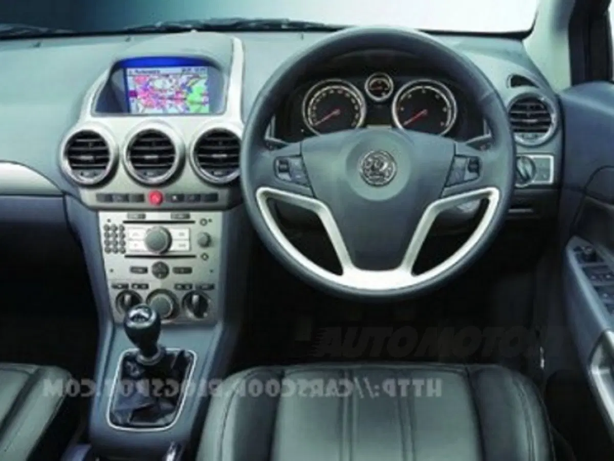 Opel Antara (3)