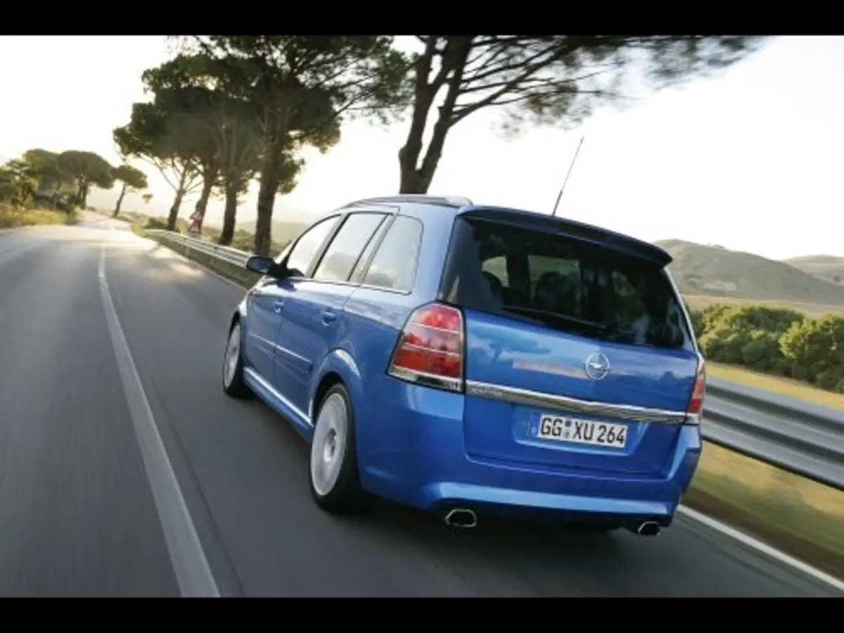 Opel Zafira OPC: record al 'Ring (5)
