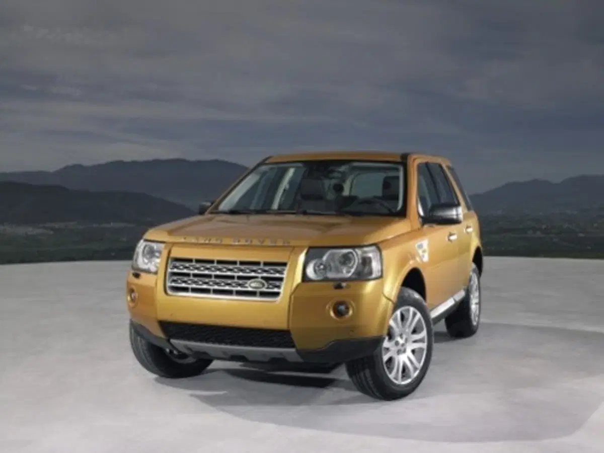 Land Rover Nuova Freelander (4)