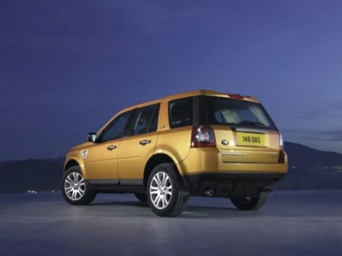 Land Rover Nuova Freelander (5)