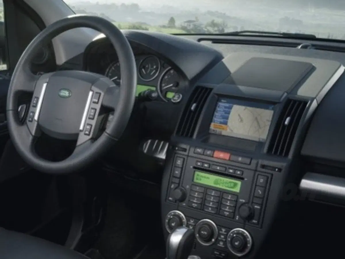 Land Rover Nuova Freelander (7)
