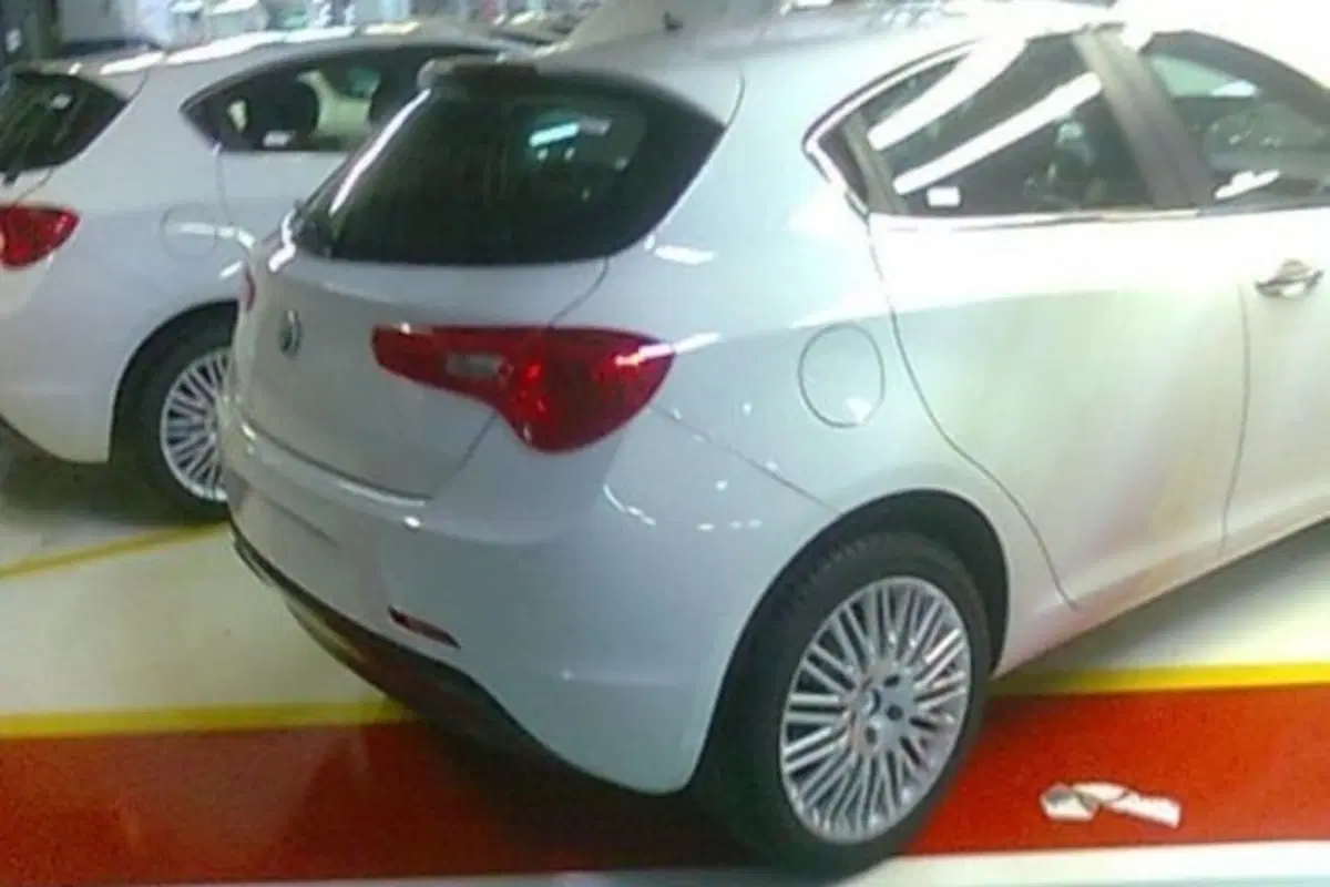 Alfa Romeo Milano (3)