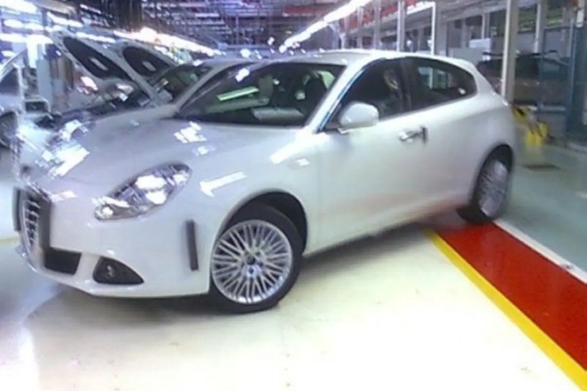 Alfa Romeo Milano (4)