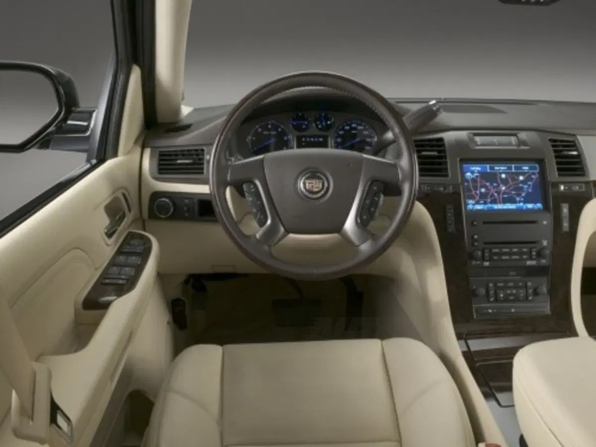 Cadillac Escalade (15)