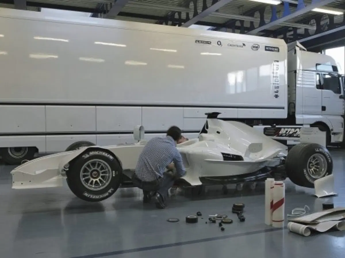 Vela e F1: due mondi che si incontrano in BMW (11)