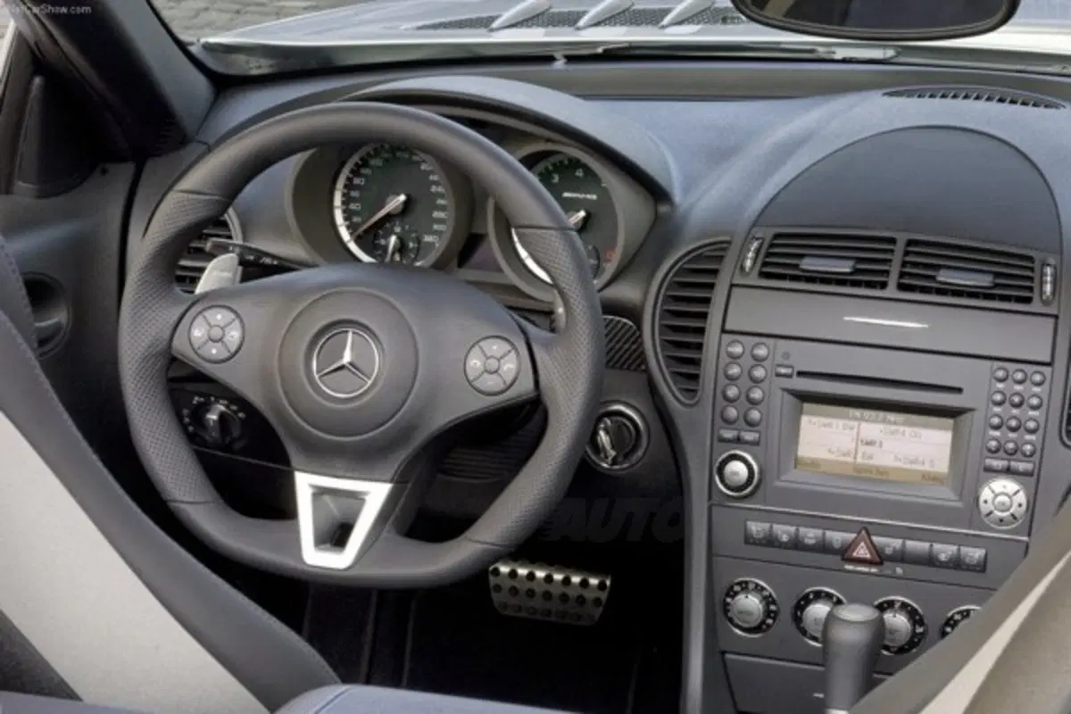 Mercedes SLK 55 AMG restyling (9)