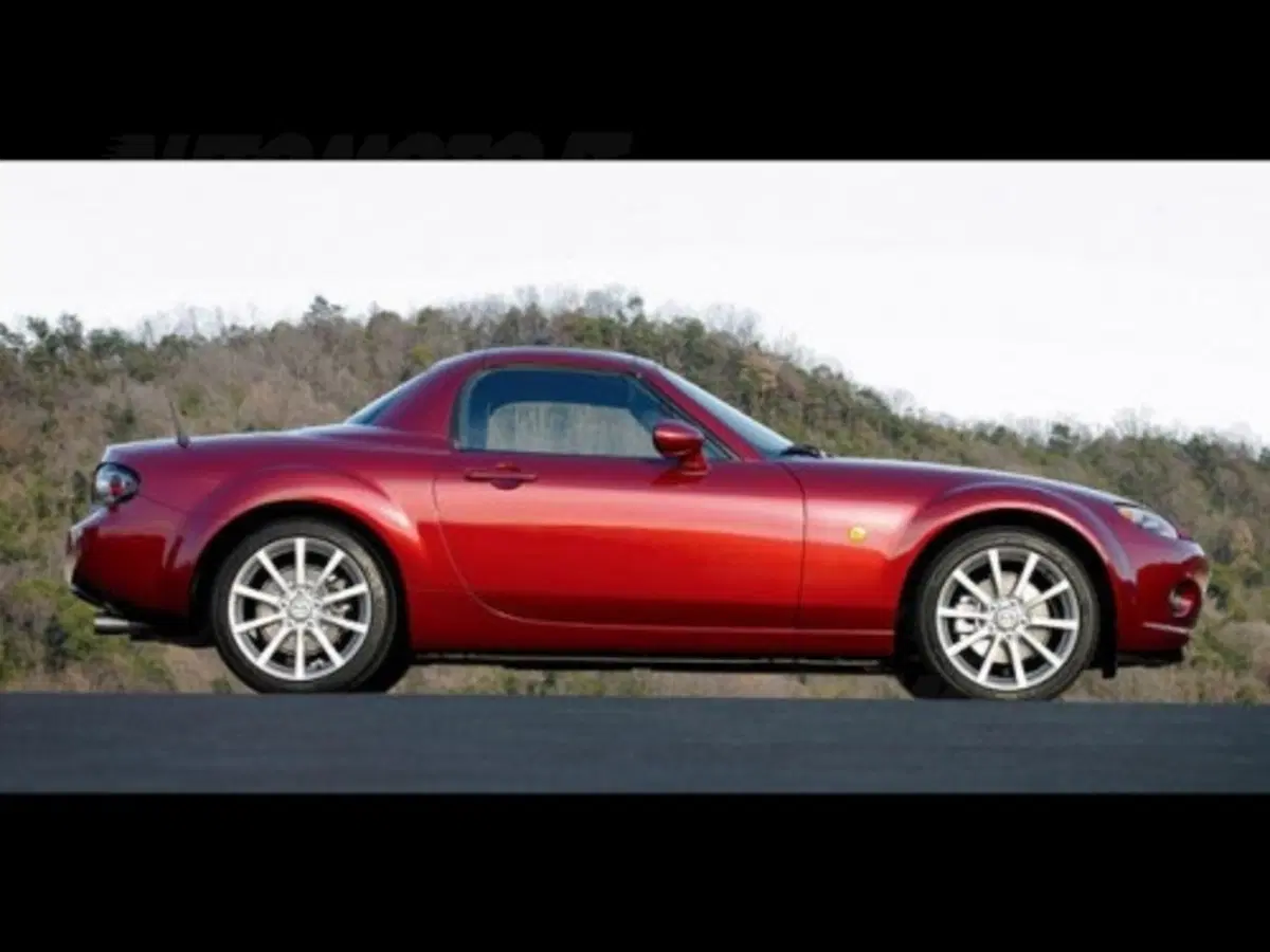 Mazda MX-5 Roadster-Coupé (18)