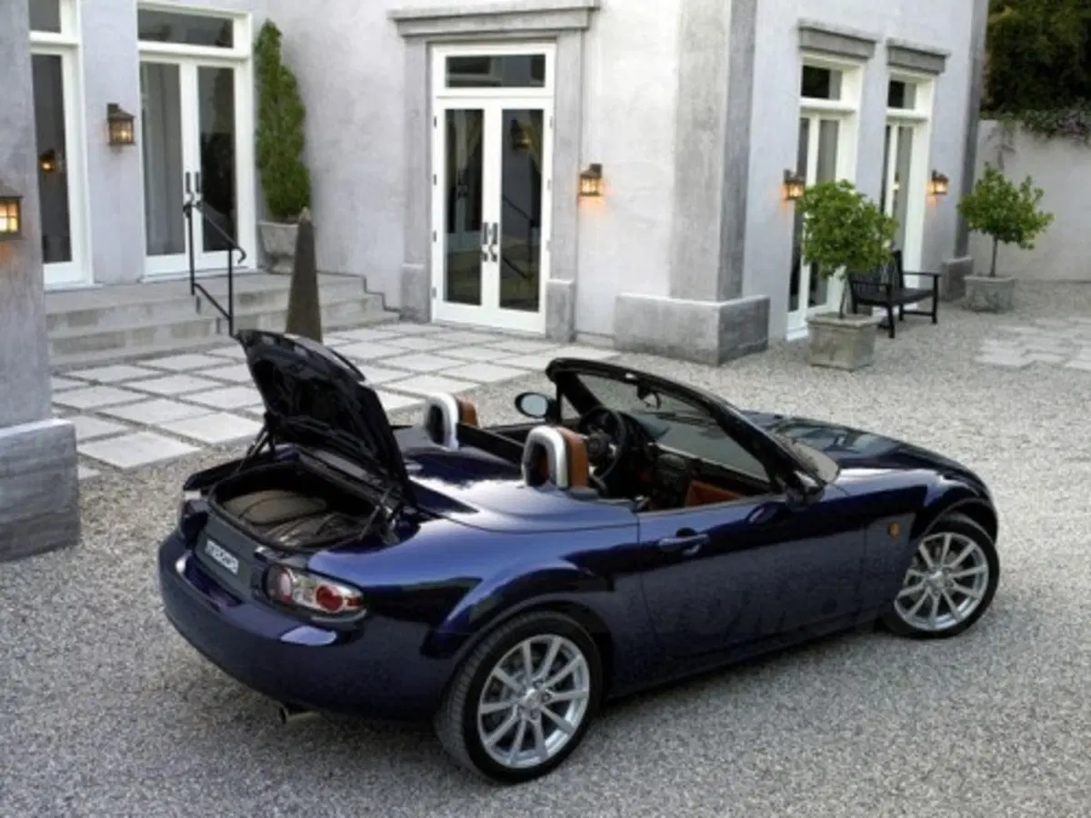Mazda MX-5 Roadster-Coupé (19)