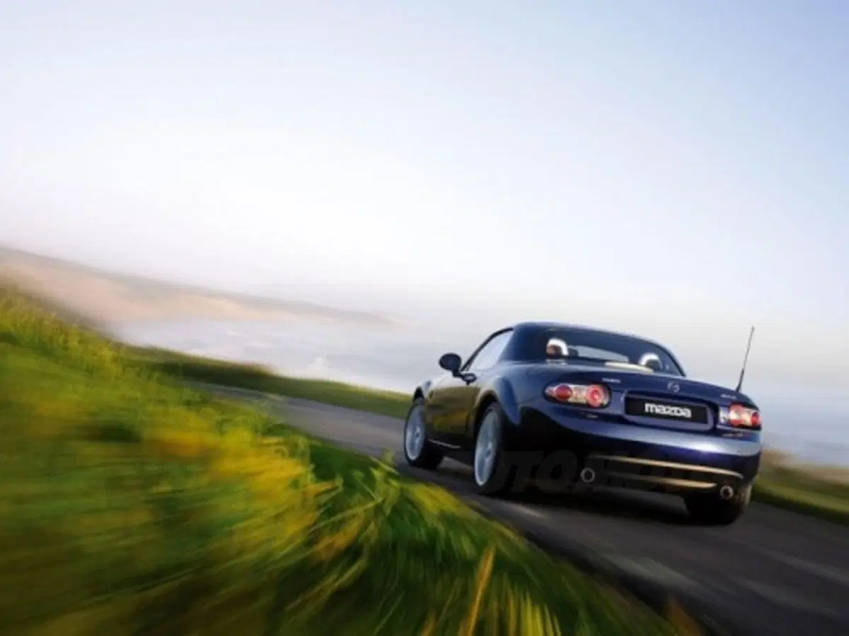 Mazda MX-5 Roadster-Coupé (21)