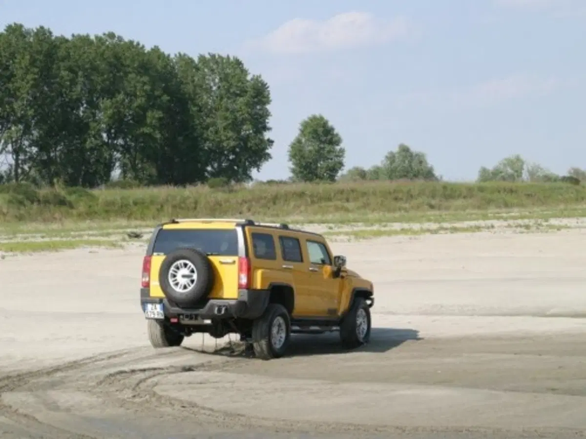 Hummer H3 (19)