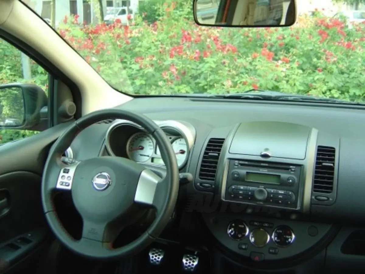 Nissan Note (4)
