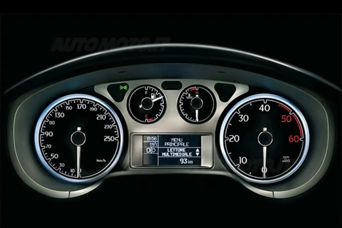 Nuova Lancia Delta (10)
