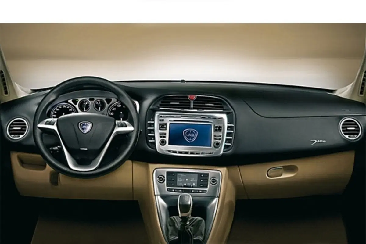 Nuova Lancia Delta (13)