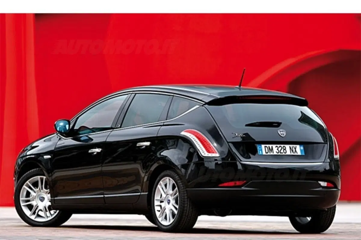 Nuova Lancia Delta (16)