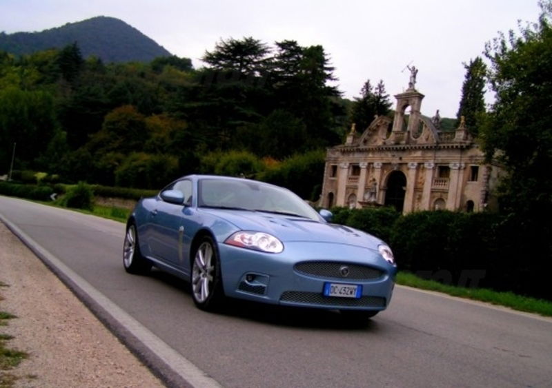 Jaguar XKR