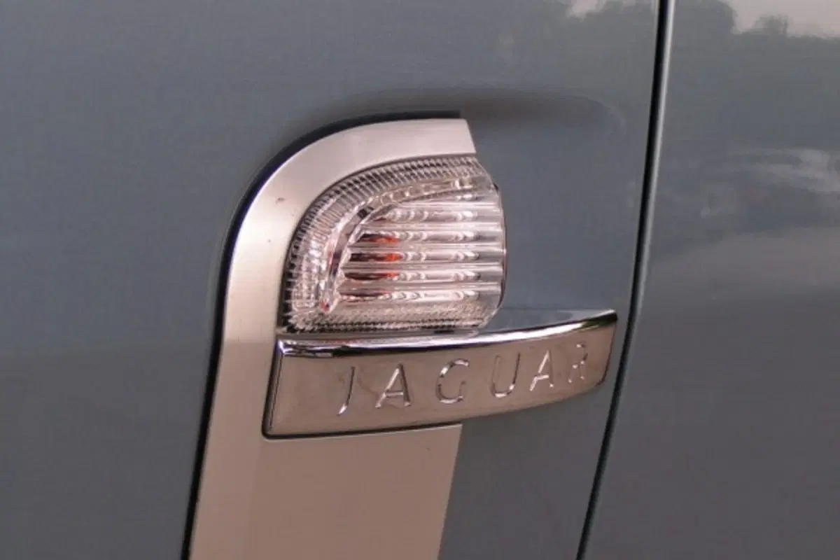 Jaguar XKR (7)