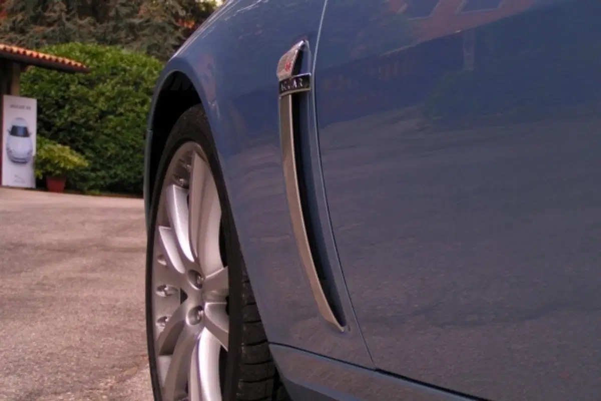 Jaguar XKR (14)