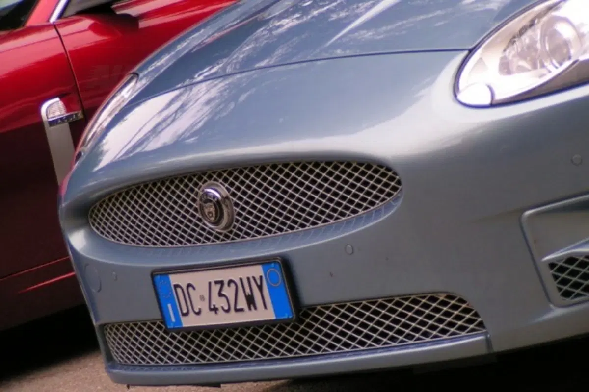 Jaguar XKR (16)
