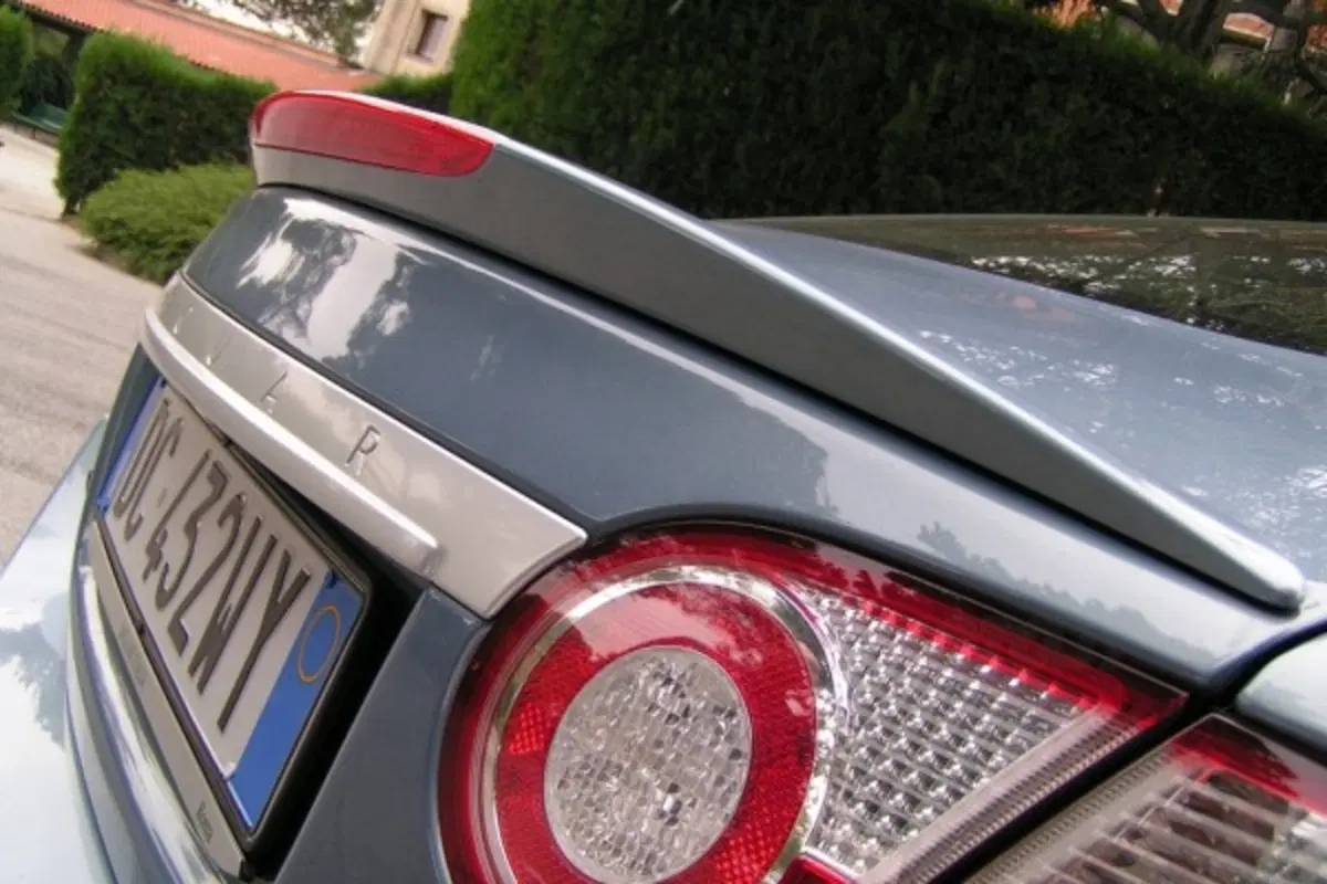 Jaguar XKR (18)