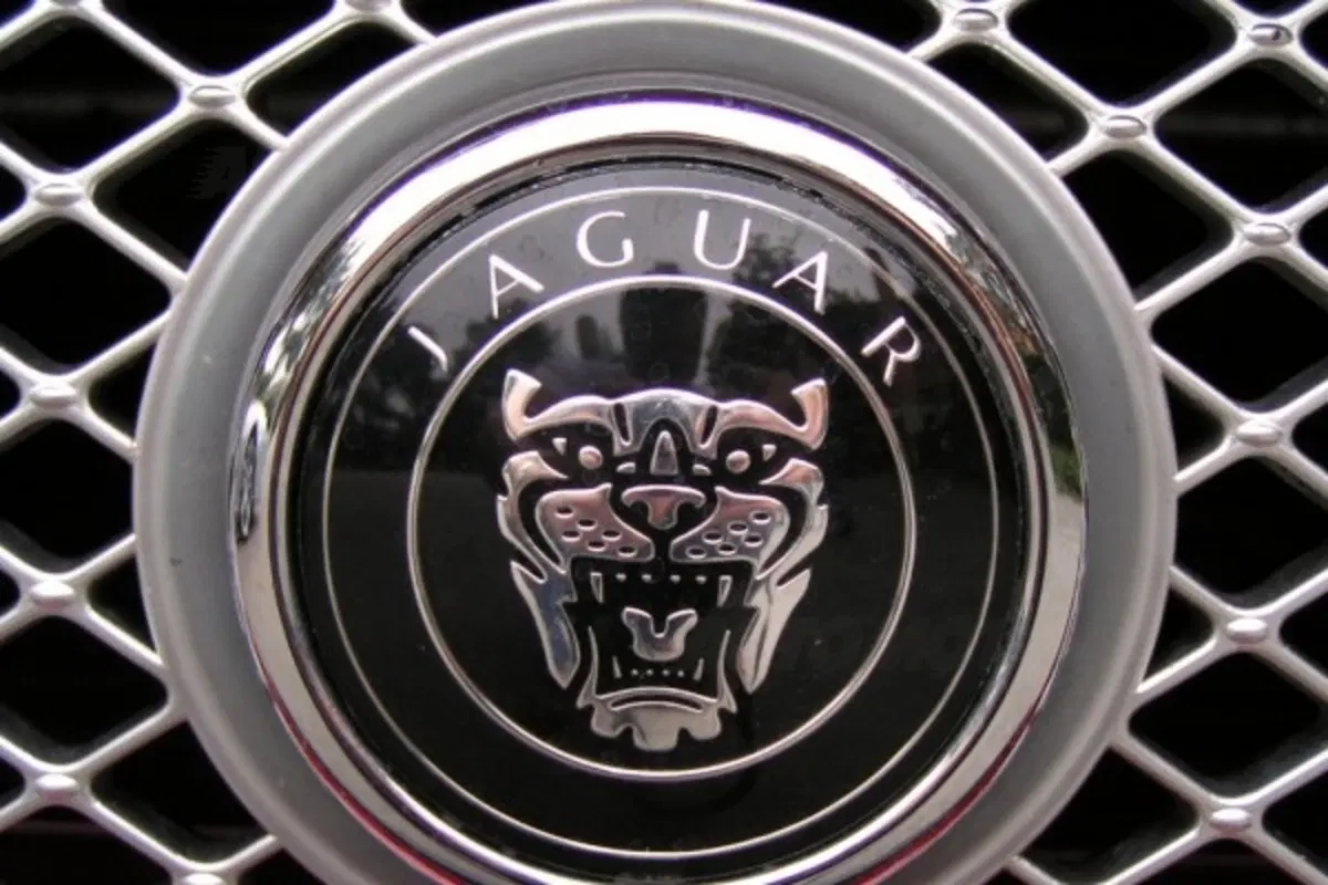 Jaguar XKR (21)