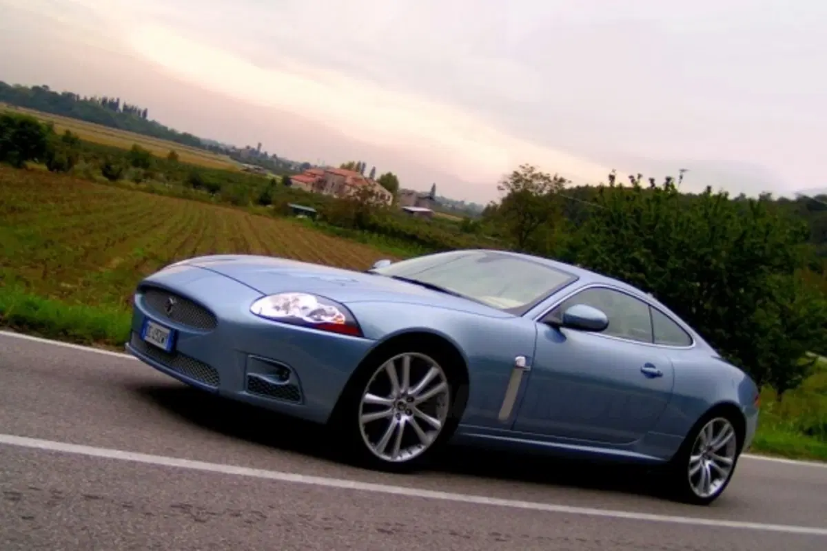 Jaguar XKR (22)