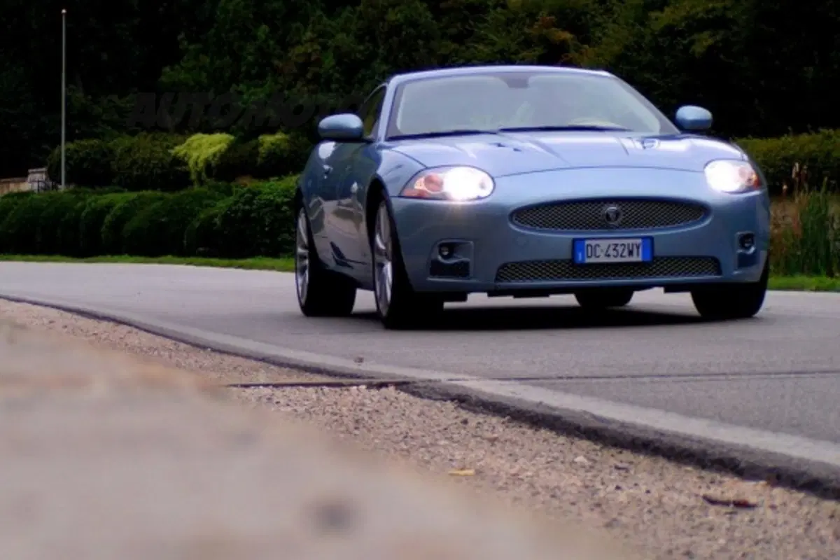 Jaguar XKR (33)