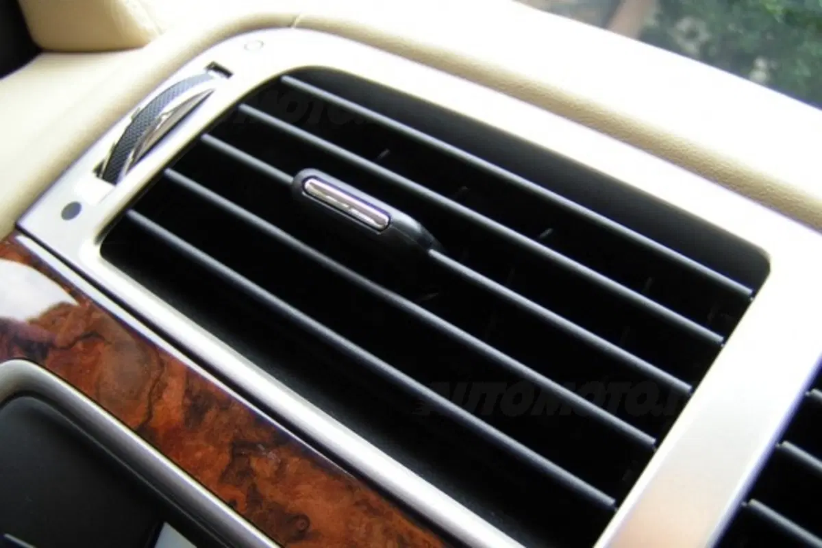 Jaguar XKR (39)