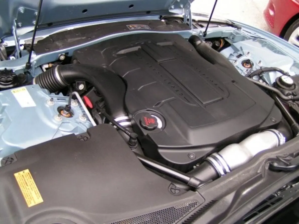Jaguar XKR (60)
