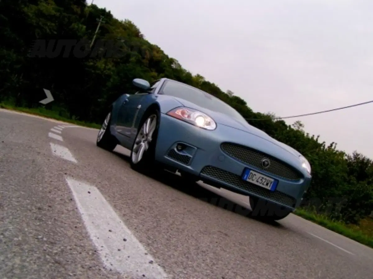 Jaguar XKR (64)