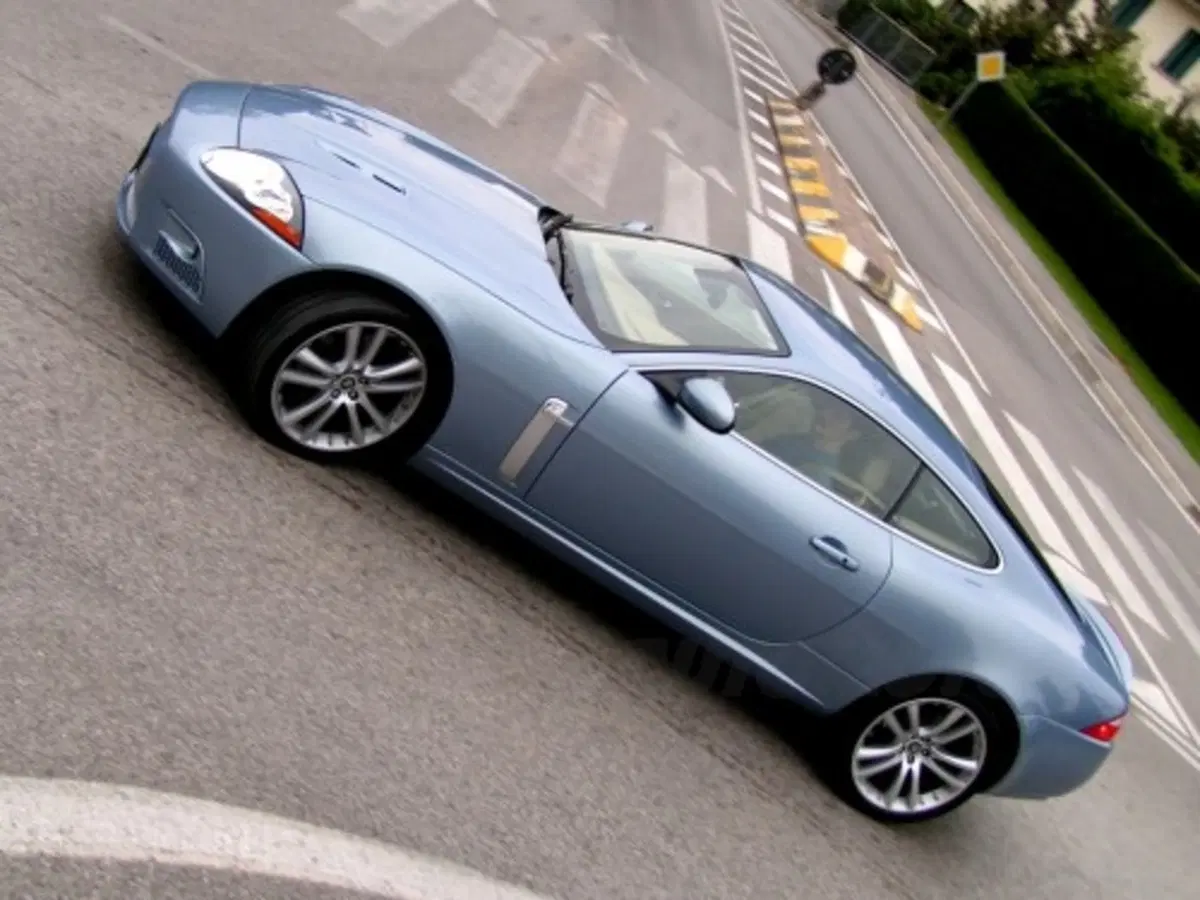 Jaguar XKR (65)