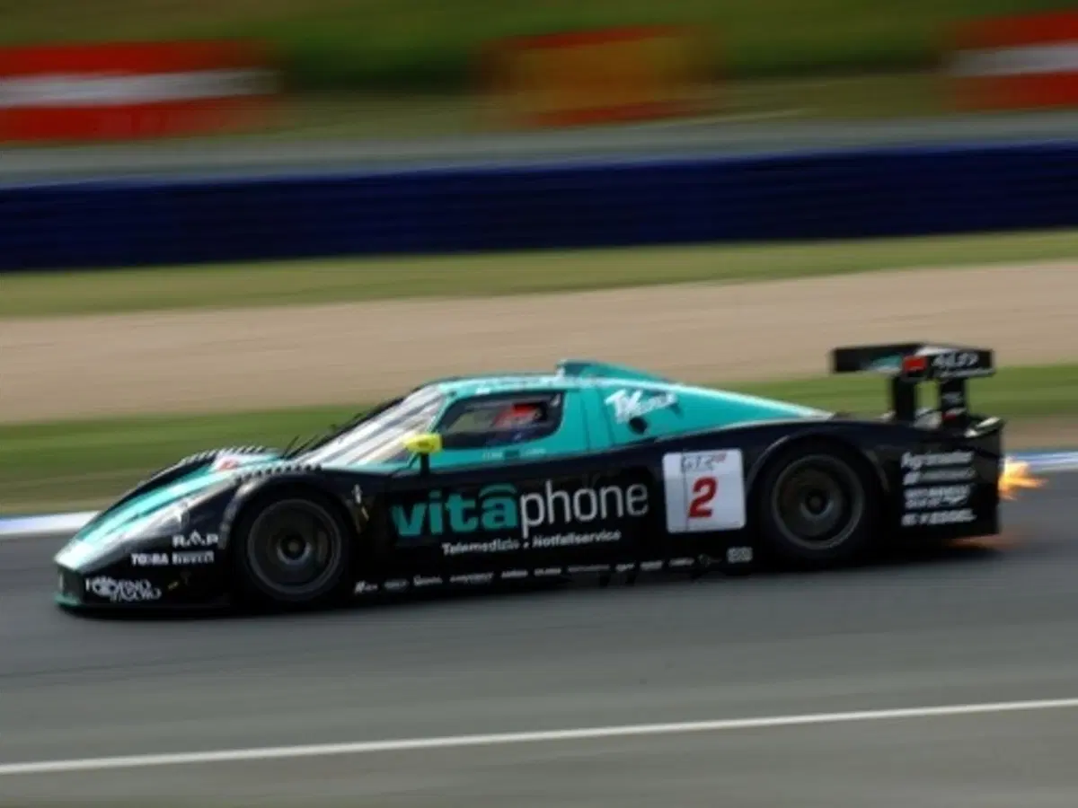 FIA GT, Oschersleben: doppietta Maserati MC12