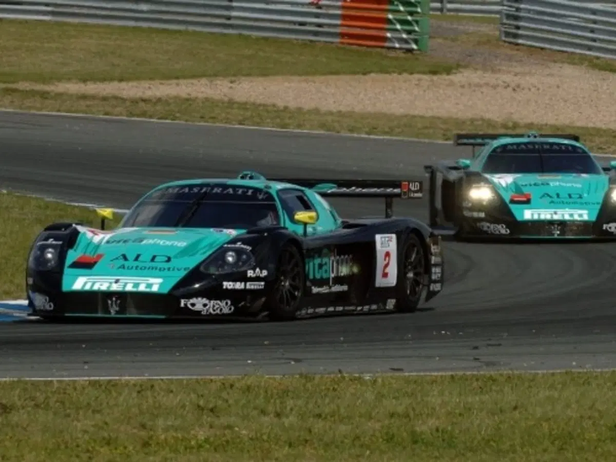 FIA GT, Oschersleben: doppietta Maserati MC12 (2)