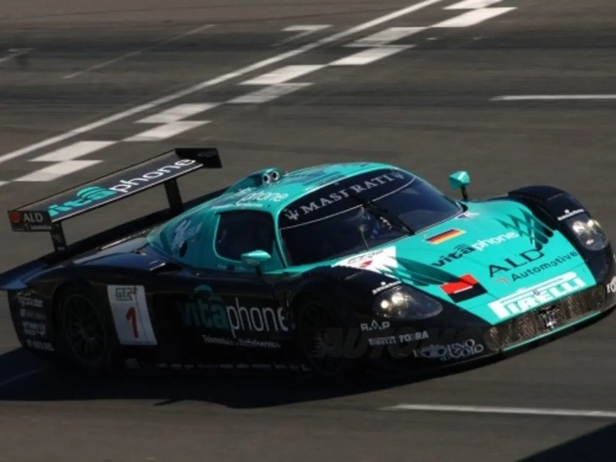 FIA GT, Oschersleben: doppietta Maserati MC12 (9)