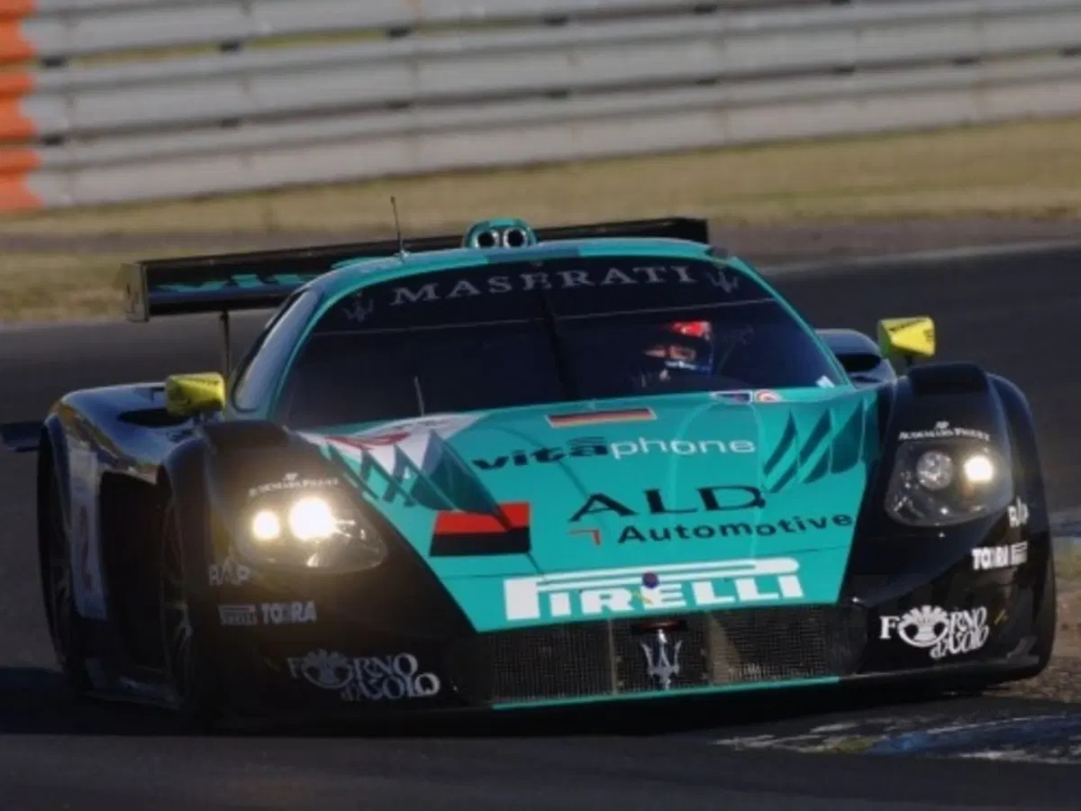 FIA GT, Oschersleben: doppietta Maserati MC12 (13)