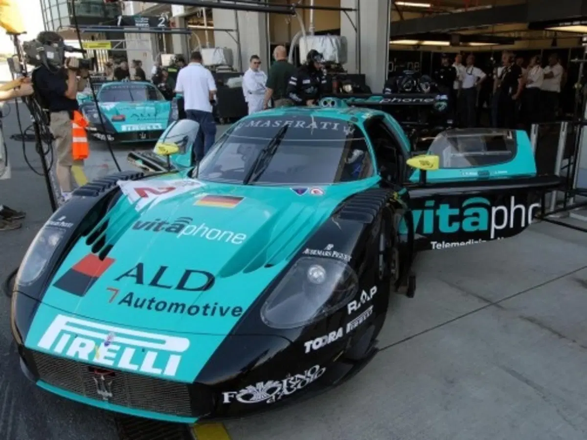 FIA GT, Oschersleben: doppietta Maserati MC12 (14)
