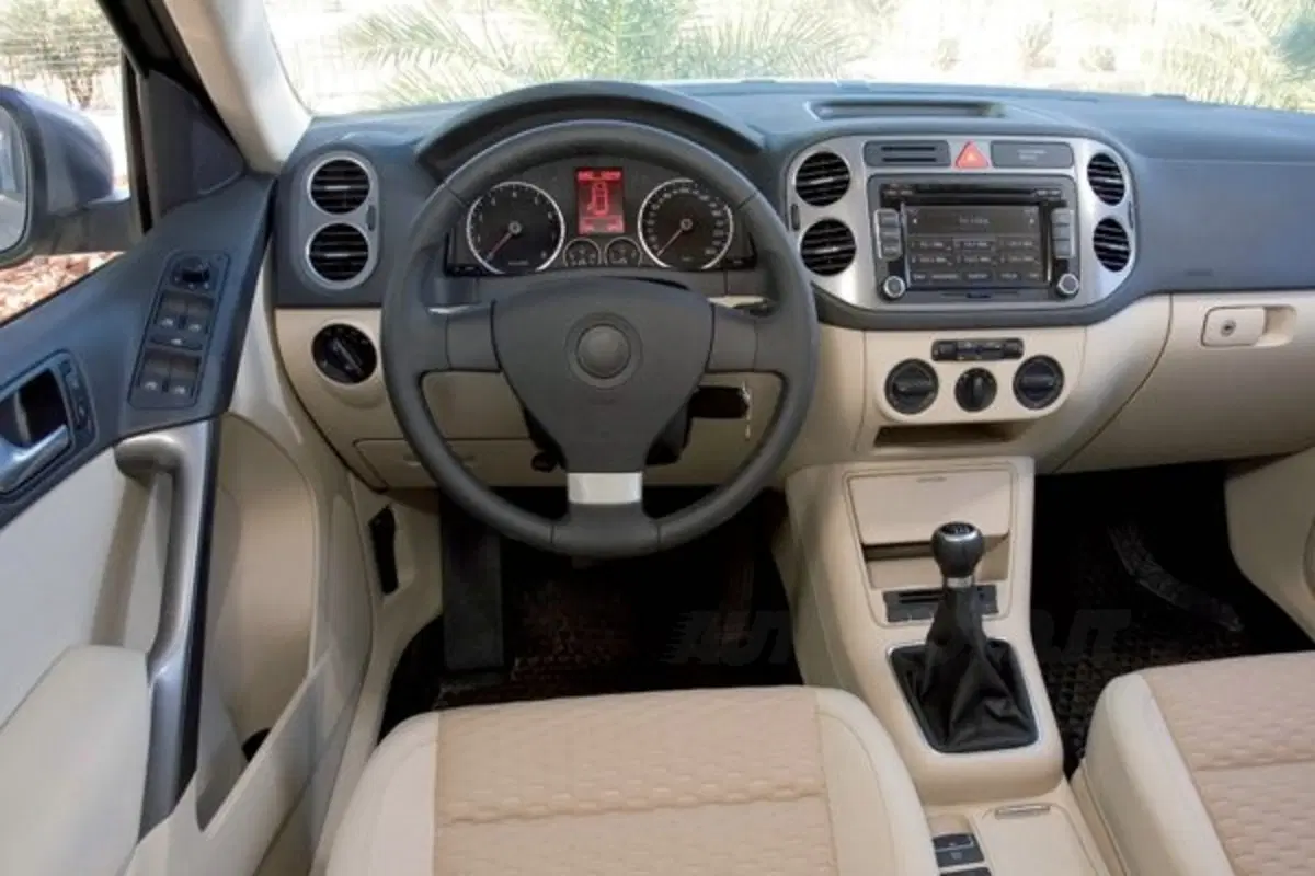Volkswagen Tiguan (10)