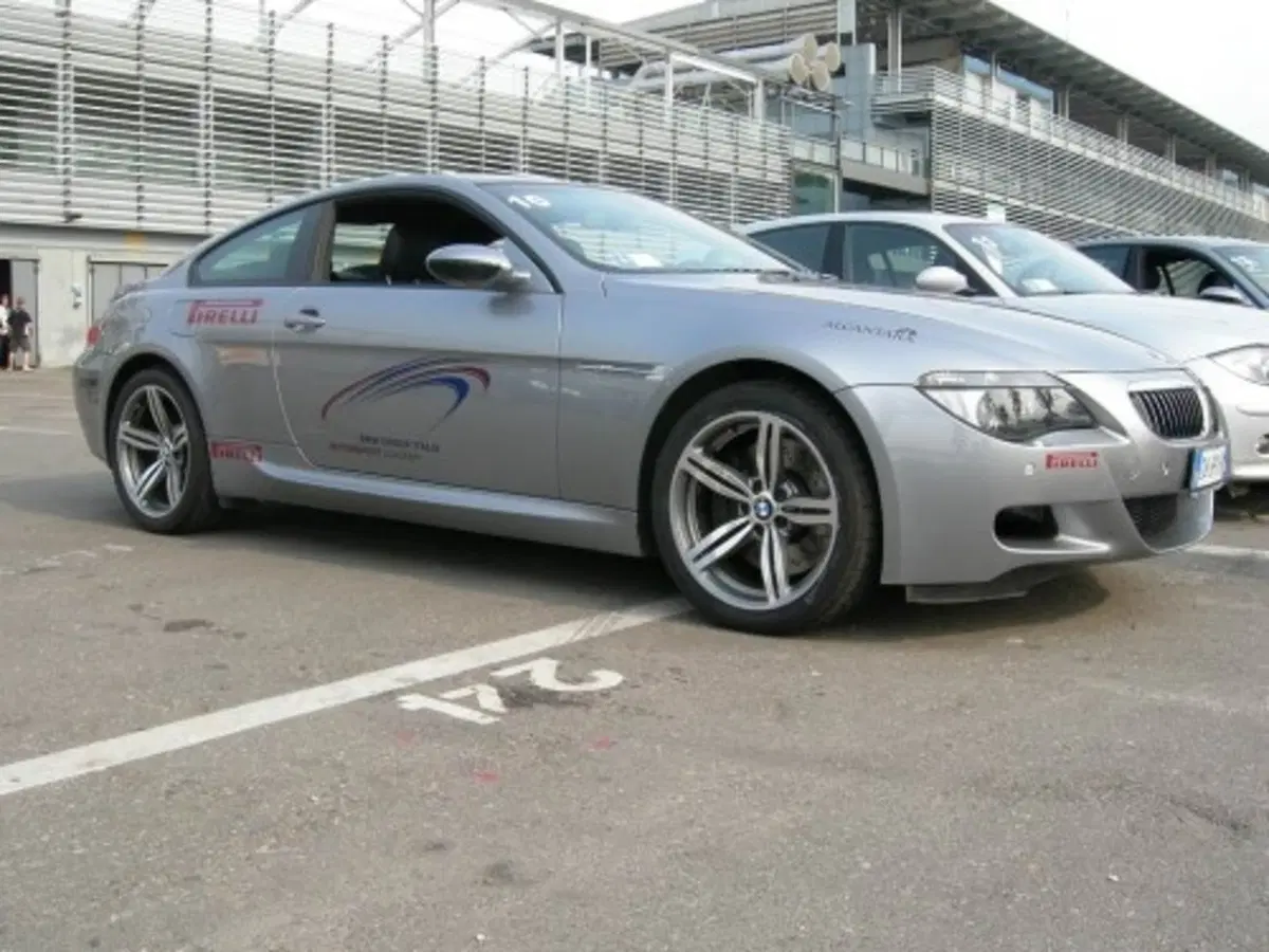 Bmw Serie 6 Coupè (11)