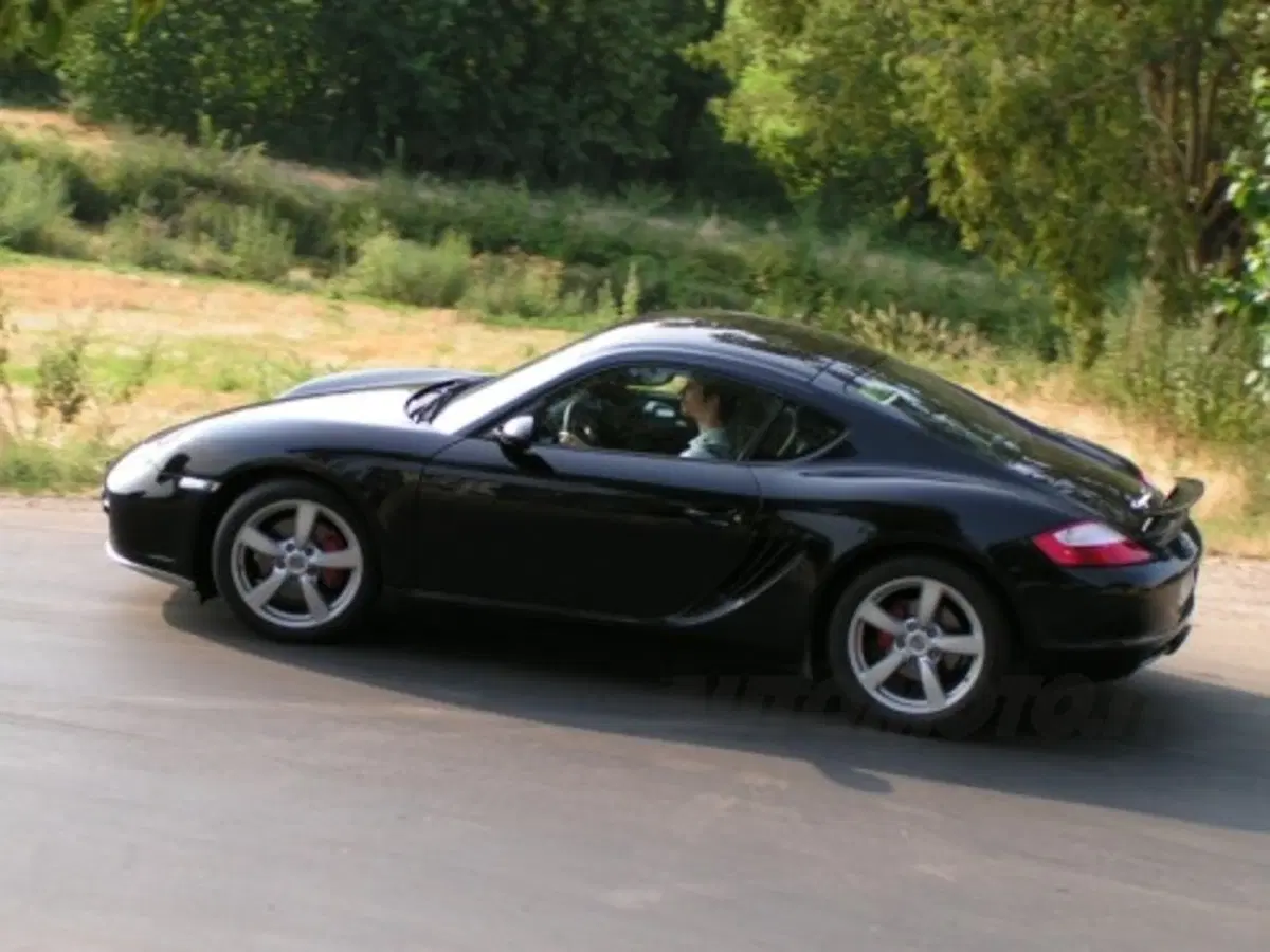 Porsche Cayman (2)