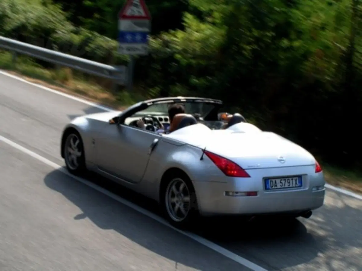 Nissan 350Z (2)